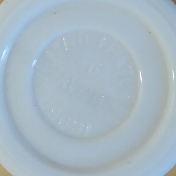 Vintage Charlie Brown Milk Glass Coffee Mug - Picture 6 of 6